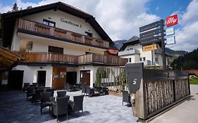 Guesthouse S